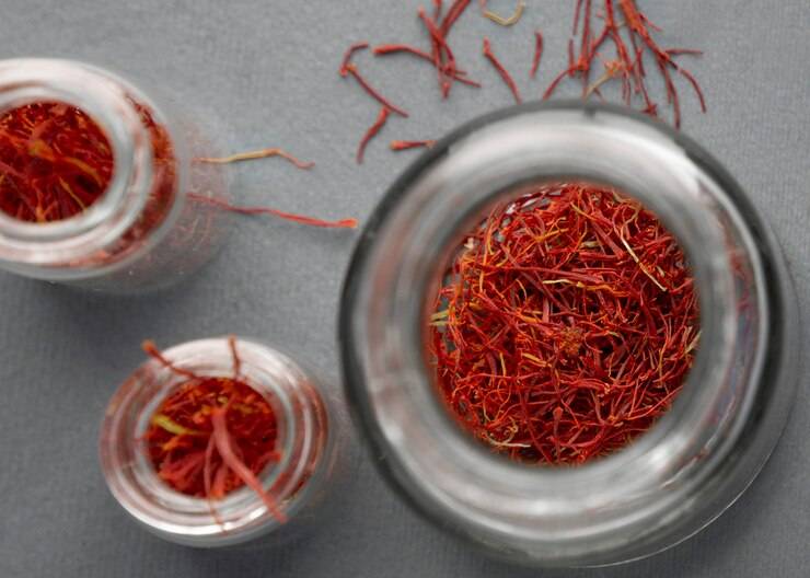 How to distinguish real and fake saffron