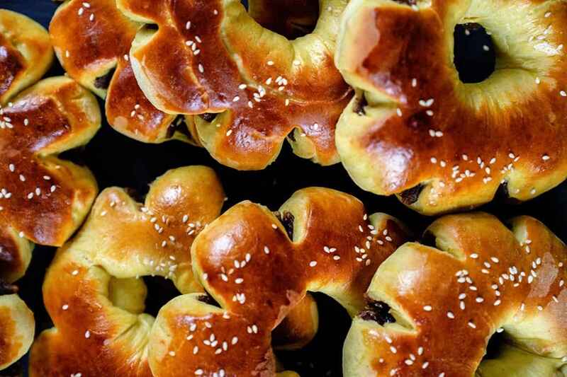 bread with date paste