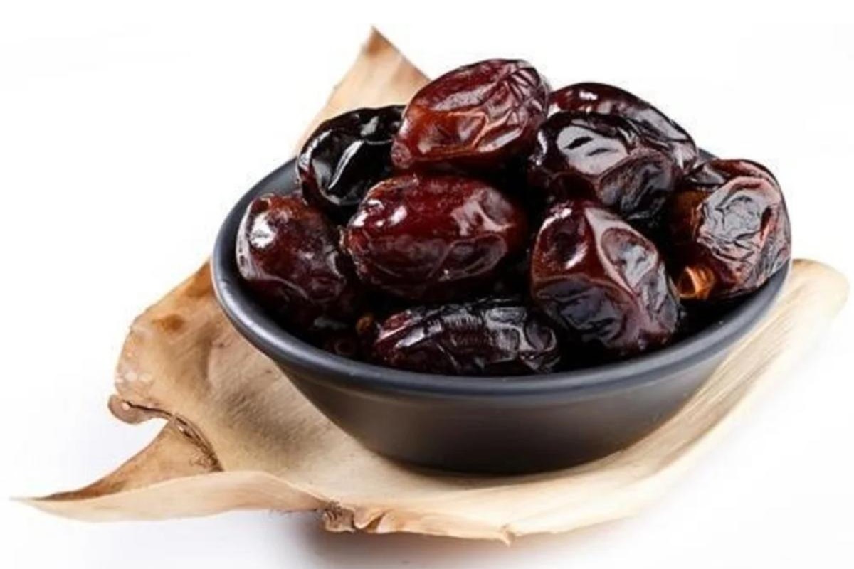 Shall We Wash Dates or Not?