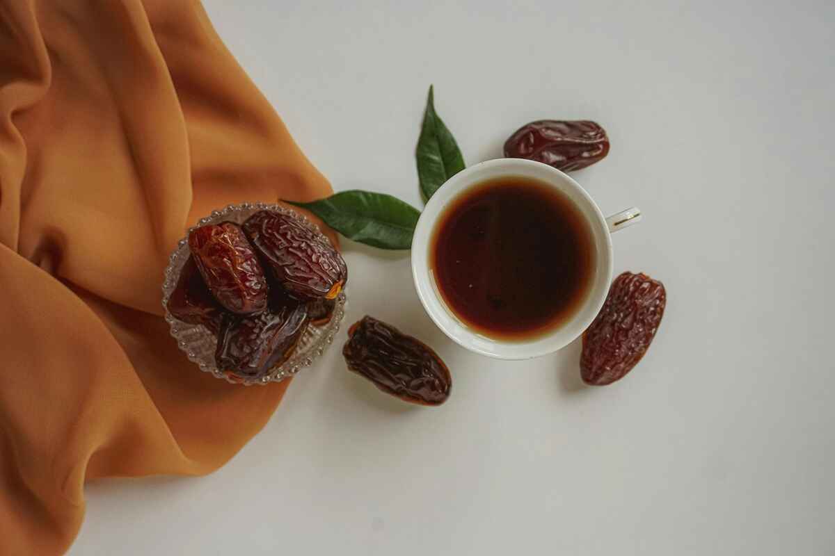 Is It Healthy to Eat Dates with Tea? What You Need to Know