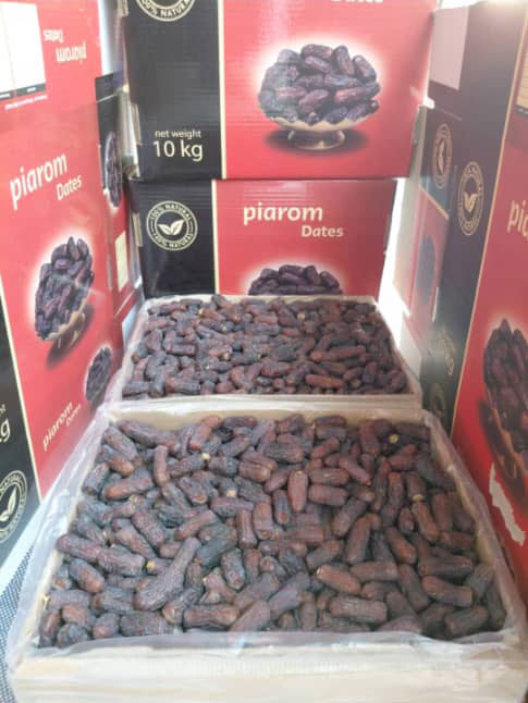 Piarom dates in 10 kg carton